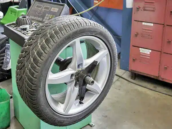 Regolazione-gomme-moto-prezzi-parma